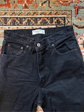 Abercrombie & Fitch Women's 90s Jeans